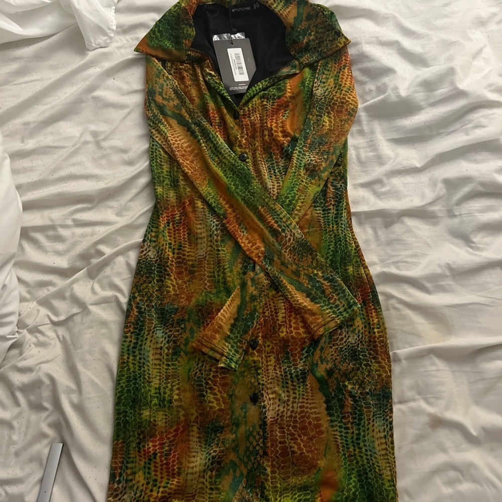 Snake Print Mesh Button down shirt dress, size 6 UNWORN - Picture 2 of 4